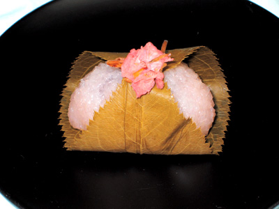 写真／“桜餅（関西風）”