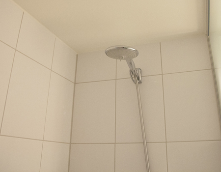 室温を上げる鍵はシャワーの利用にあり？