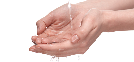 洗顔フォームをやめて、水だけで洗う。これを習慣にすると、どんなメリットがあるの？